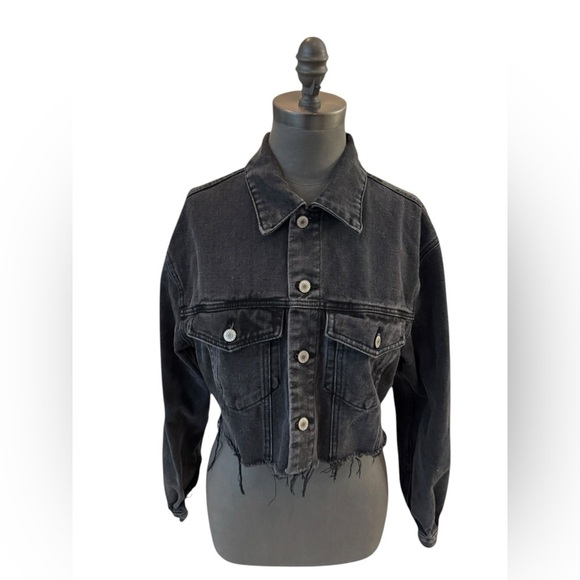 J. Galt Jackets & Blazers - J Galt Black Denim Cropped Raw Hem Jacket Small